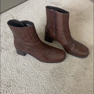Vintage brown booties